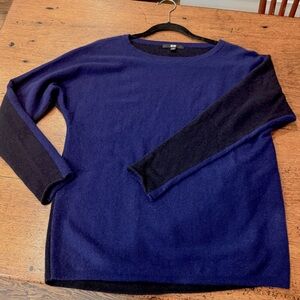 Uniqlo Navy and Black Cashmere Sweater